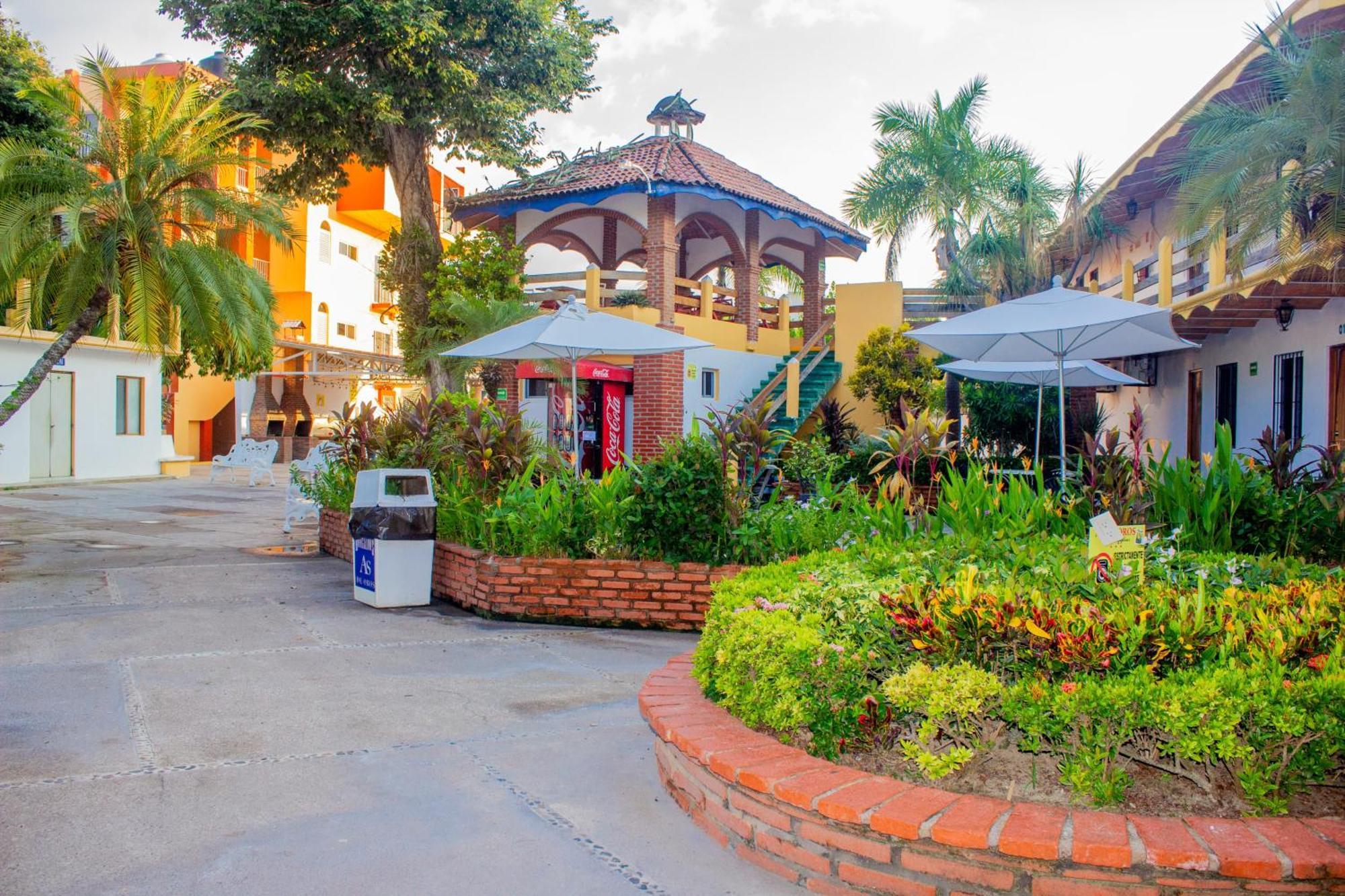 Bungalows As De Oros Rincon de Guayabitos Bagian luar foto